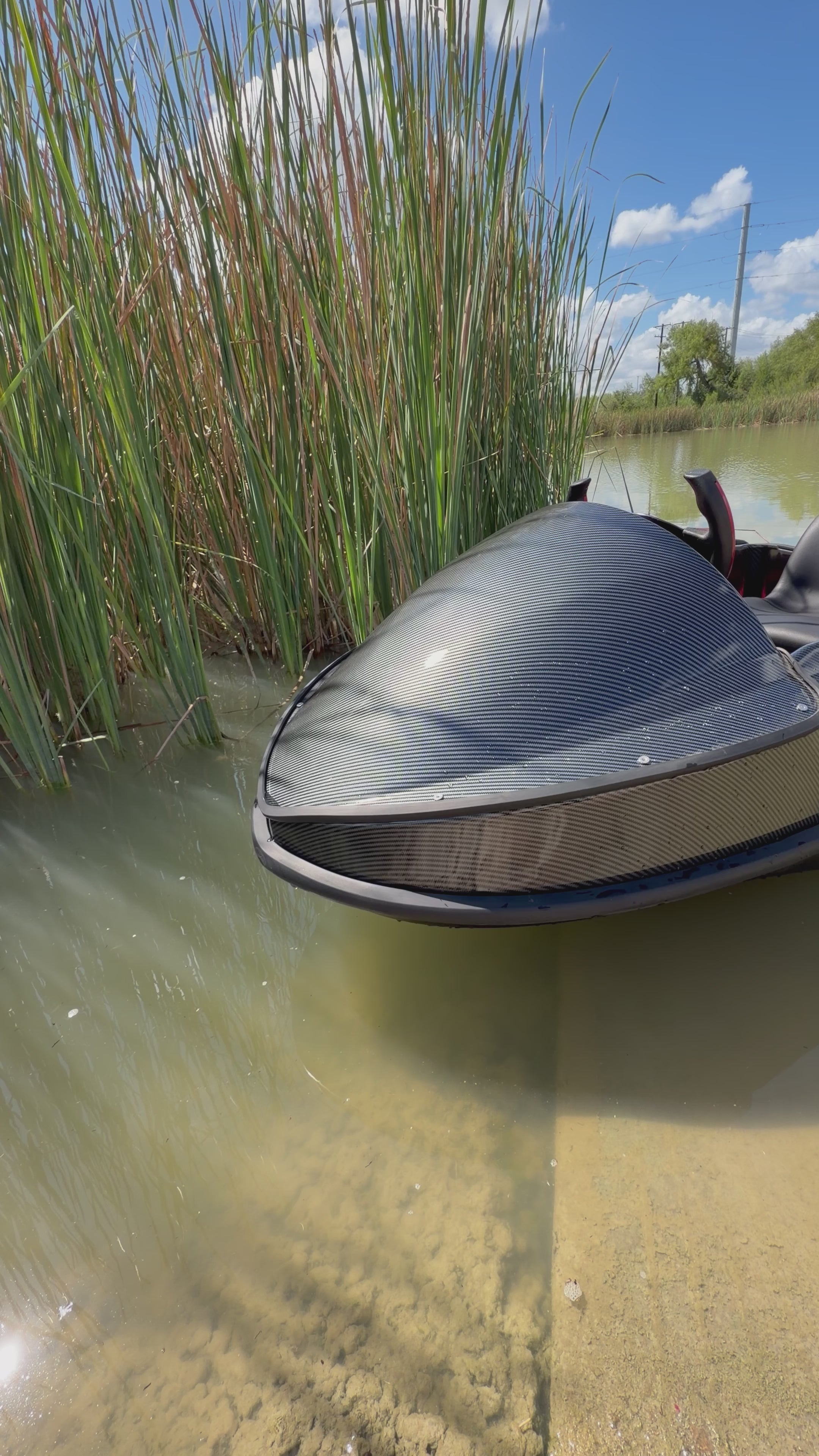 Wave-Vo electric mini jet boat running on the water in Texas